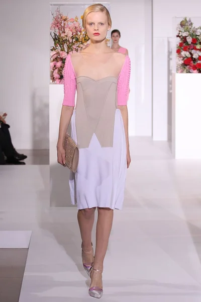 Look 24